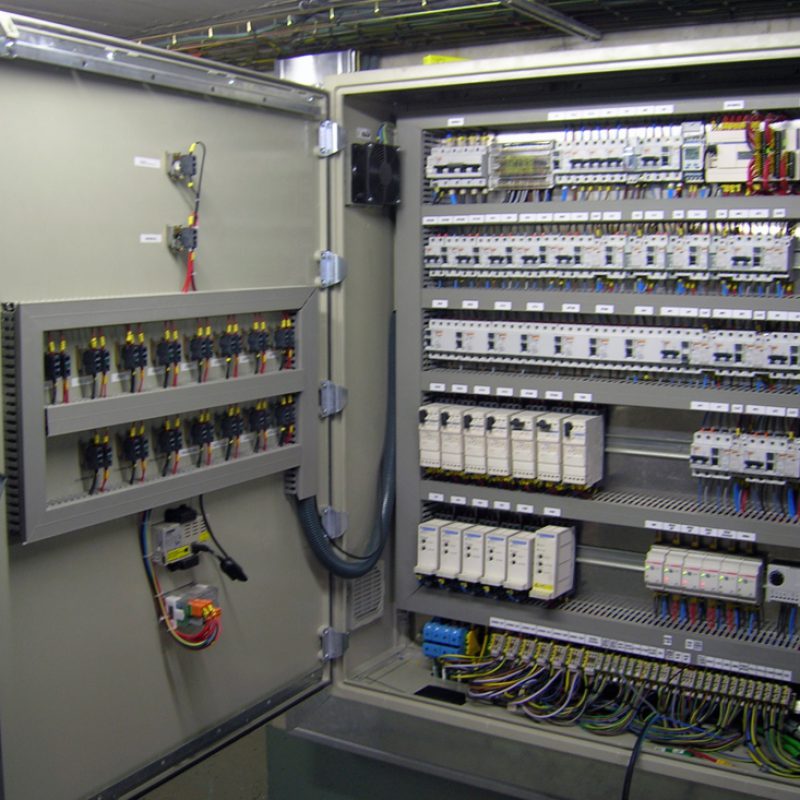 cuadro eléctrico sala de máquinas fuentes
